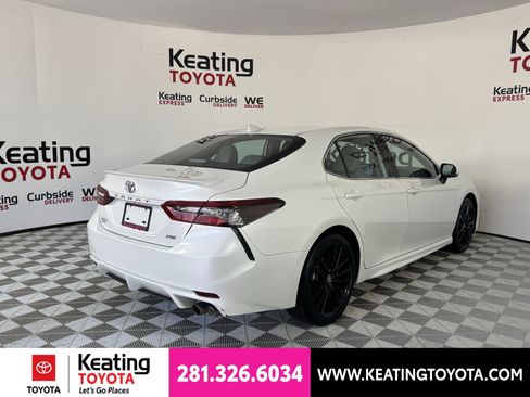 Used 2024 Toyota Camry XSE FWD image 5