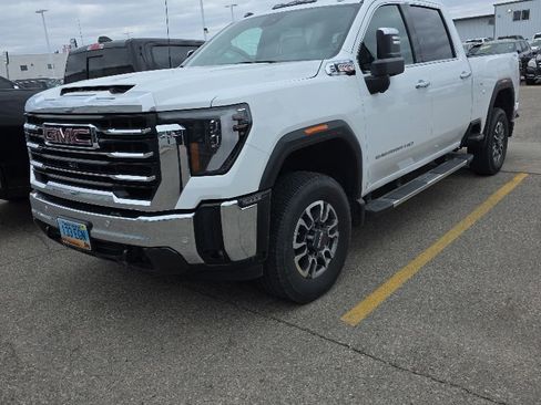 Used 2024 GMC Sierra 2500 SLT w/ SLT Convenience Package AWD/4WD image 2