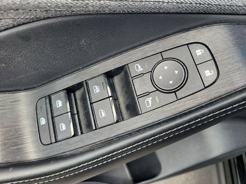 Used 2023 Nissan Rogue SV FWD image 22