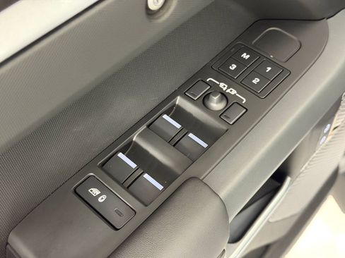 Used 2024 Land Rover Defender 110 X AWD/4WD image 26