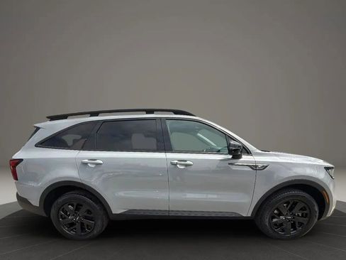 Used 2022 Kia Sorento S w/ Panoramic Sunroof Package image 4