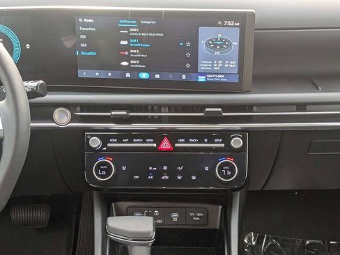 Used 2025 Hyundai Santa Cruz SEL FWD image 18