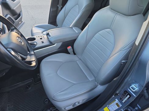 Used 2023 Toyota Highlander XLE image 21