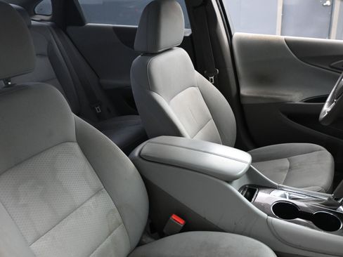 Used 2017 Chevrolet Malibu LT w/ Driver Confidence Package image 21