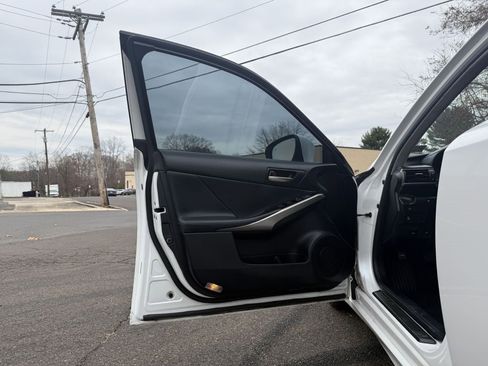 Used 2017 Lexus IS 300 AWD image 13