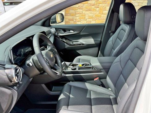 New 2026 Chevrolet Equinox LT w/ Convenience Package II FWD image 13
