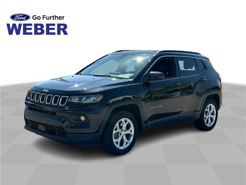 Used 2024 Jeep Compass Latitude AWD/4WD image 1