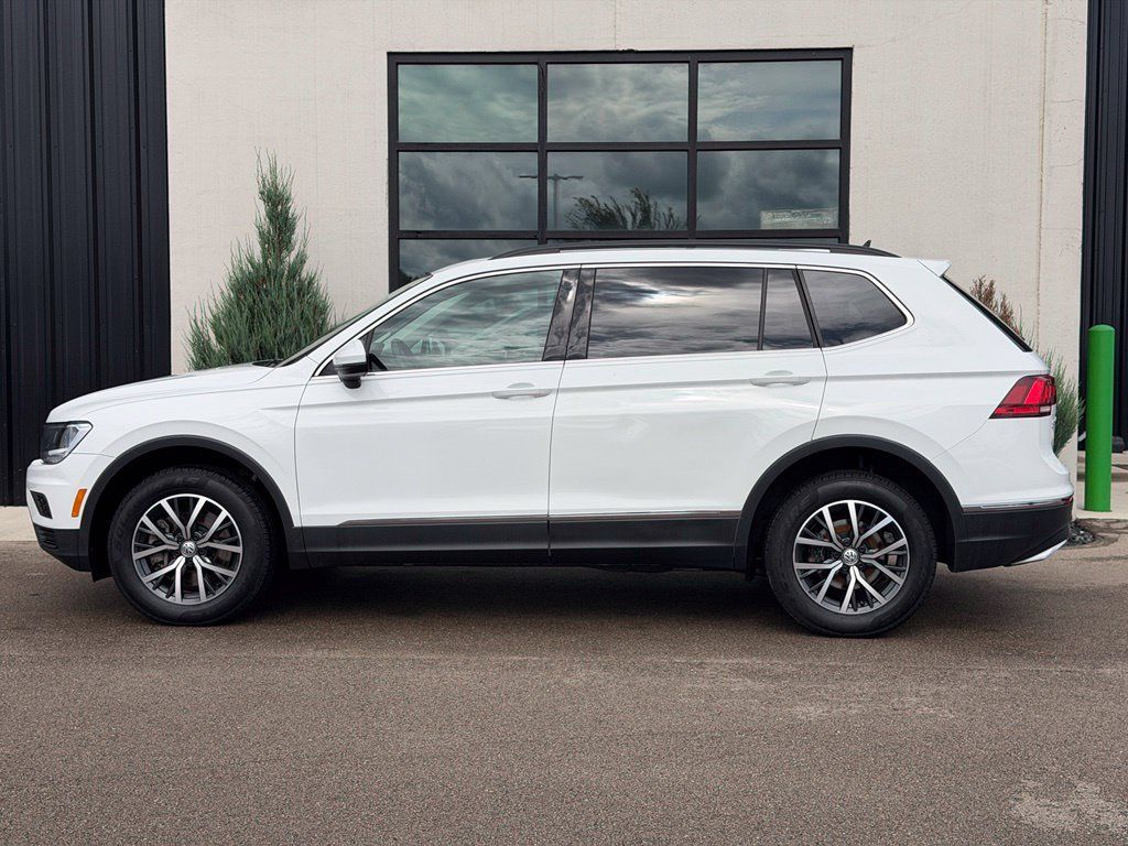 Used 2020 Volkswagen Tiguan SE w/ Panoramic Sunroof Package AWD/4WD image 2