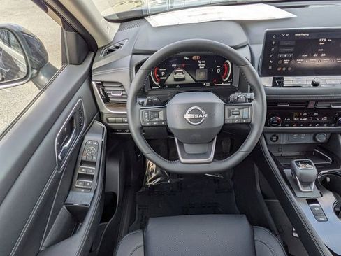 New 2026 Nissan Rogue Platinum image 18