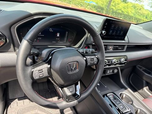 Used 2025 Honda Pilot Black Edition image 10