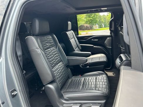 Used 2023 Cadillac Escalade ESV Sport Platinum w/ LPO, ONYX Package AWD/4WD image 46