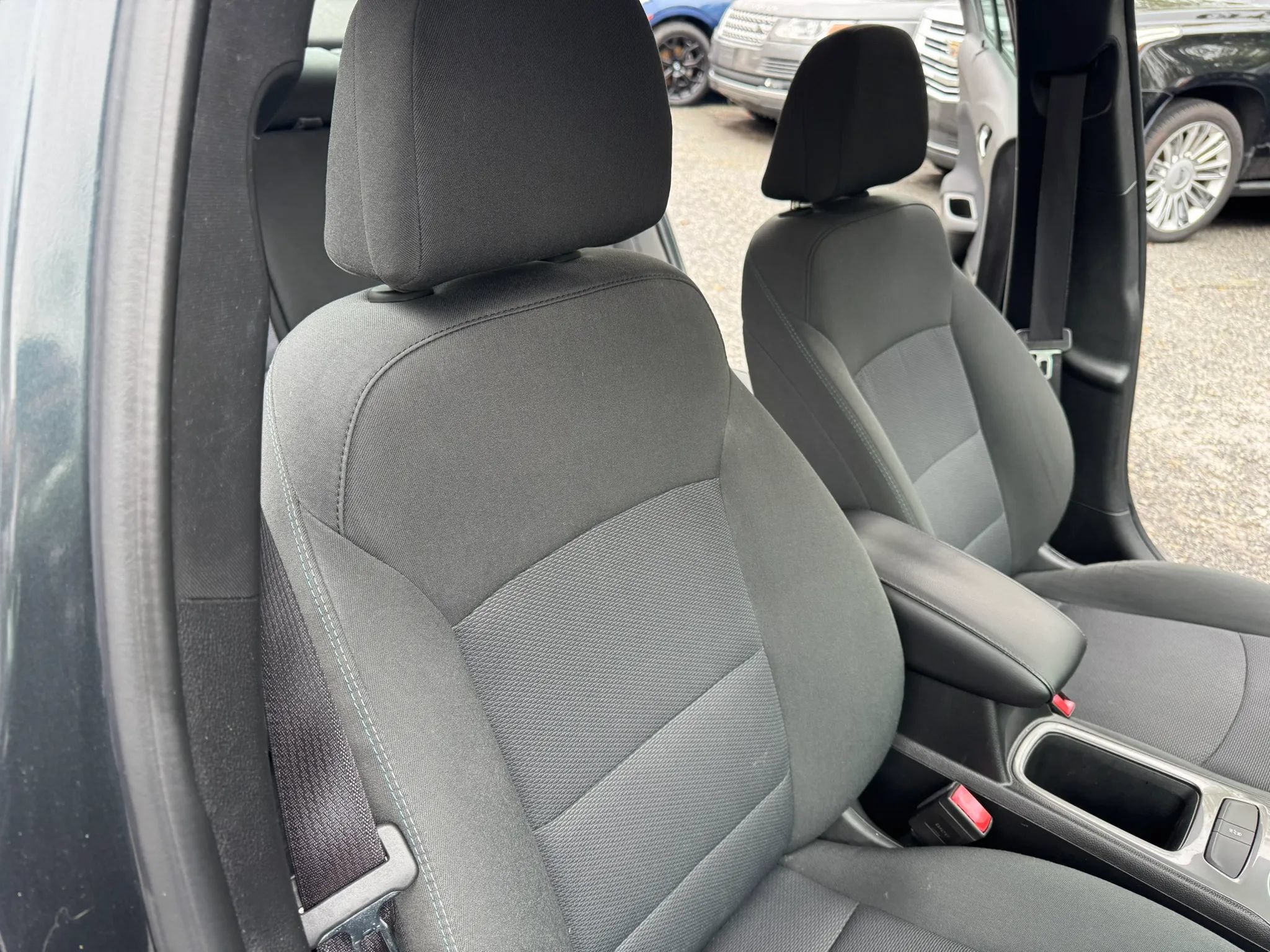 Used 2017 Chevrolet Cruze LT w/ Convenience Package FWD image 19