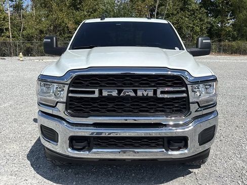 Used 2024 RAM 2500 Tradesman w/ Chrome Appearance Group AWD/4WD image 9