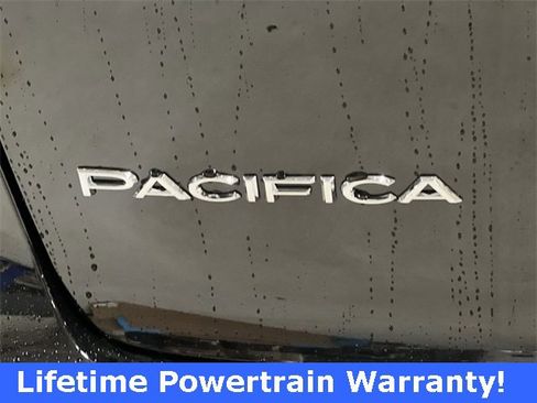 New 2026 Chrysler Pacifica Select image 11