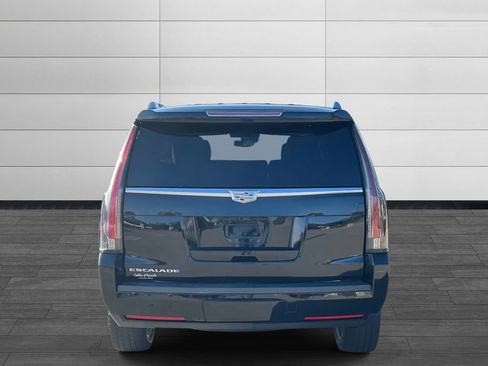 Used 2020 Cadillac Escalade Premium Luxury image 4