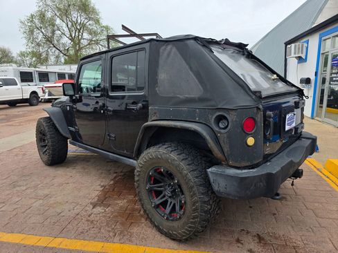 Used 2016 Jeep Wrangler Unlimited Rubicon AWD/4WD image 7