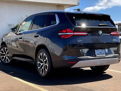 New 2025 BMW X3 xDrive30i w/ Convenience Package image 3