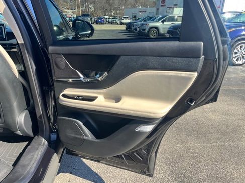 Used 2025 Lincoln Corsair Reserve image 25