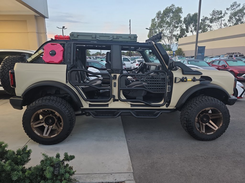 Used 2021 Ford Bronco Wildtrak AWD/4WD image 9