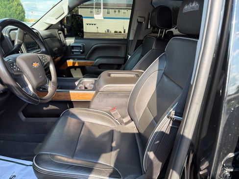 Used 2019 Chevrolet Silverado 2500 High Country w/ Duramax Plus Package AWD/4WD image 29