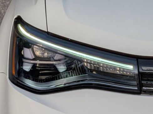 New 2026 Volkswagen Taos S image 9