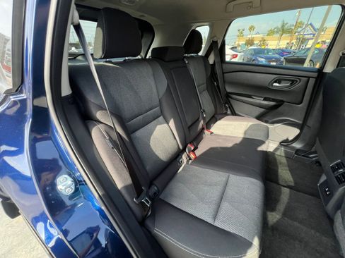 Used 2025 Nissan Rogue SV FWD image 33