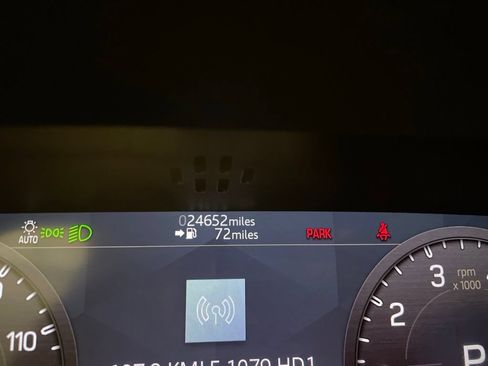 Used 2020 Land Rover Defender 110 S AWD/4WD image 13