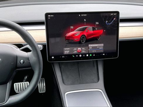 Used 2022 Tesla Model Y Performance image 9