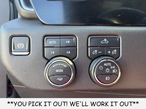 Used 2024 Chevrolet Silverado 1500 LT Trail Boss w/ Convenience Package II AWD/4WD image 11