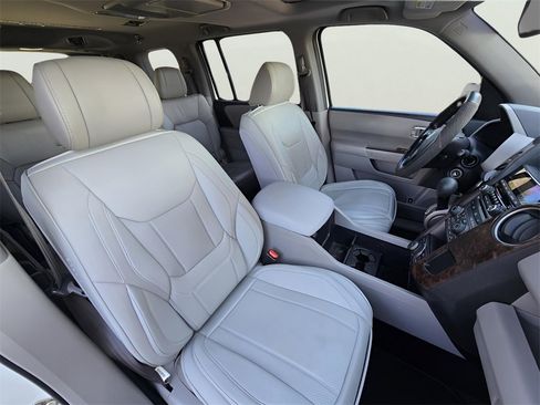 Used 2015 Honda Pilot Touring image 3