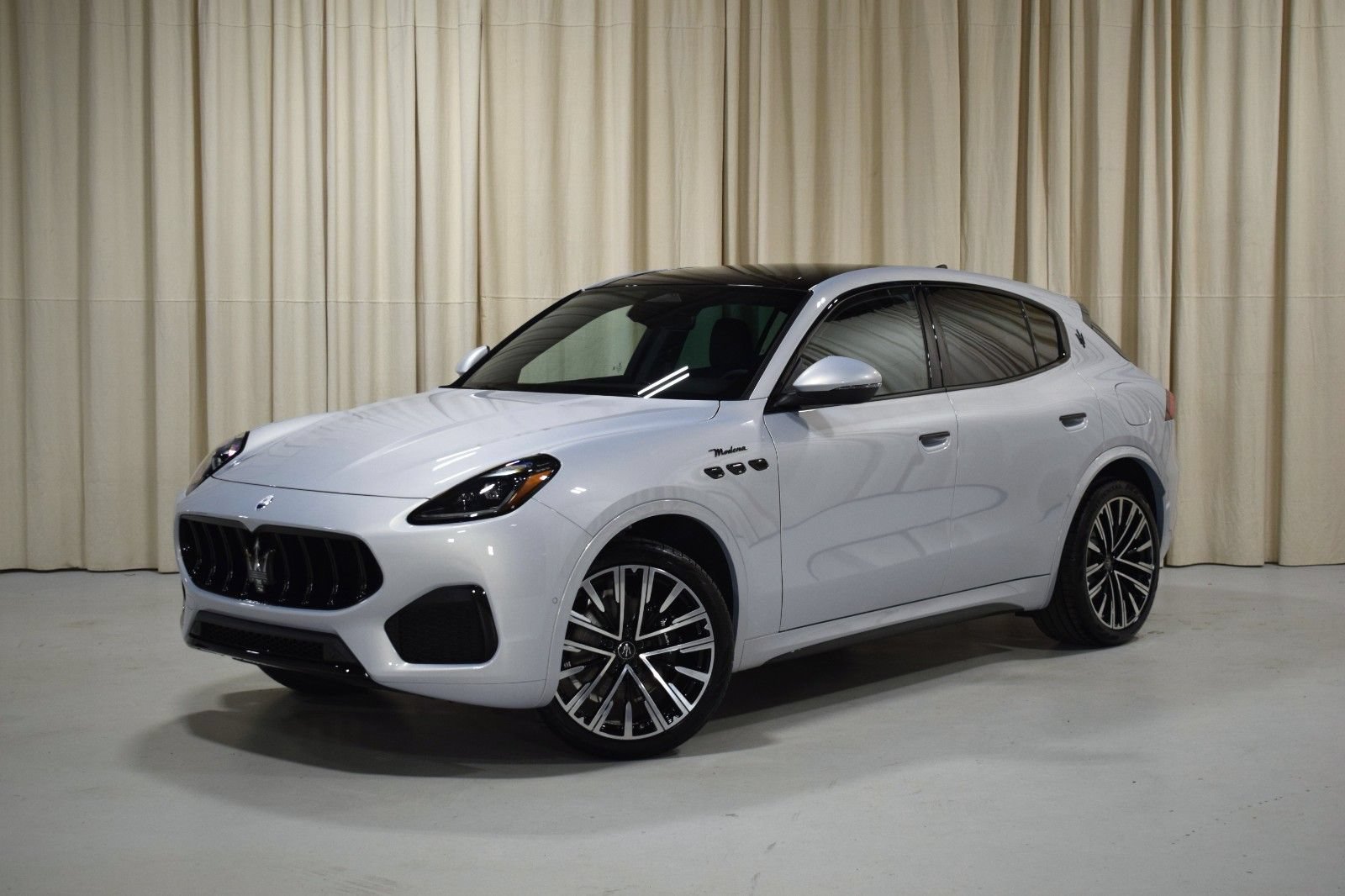 Certified 2025 Maserati Grecale Modena AWD/4WD image 1