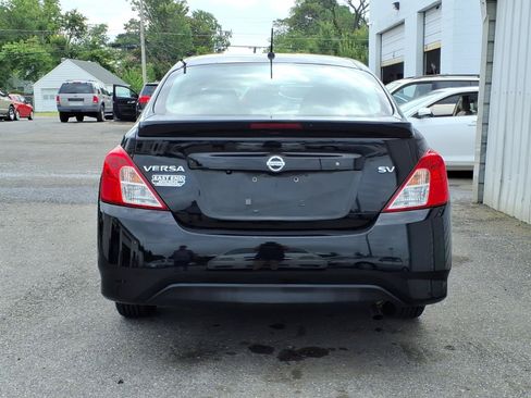 Used 2019 Nissan Versa SV FWD image 4