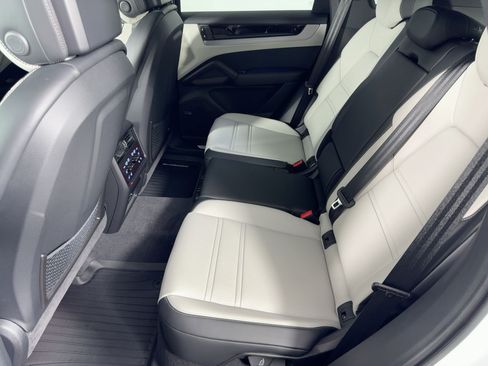 Certified 2026 Porsche Cayenne Coupe AWD/4WD image 15