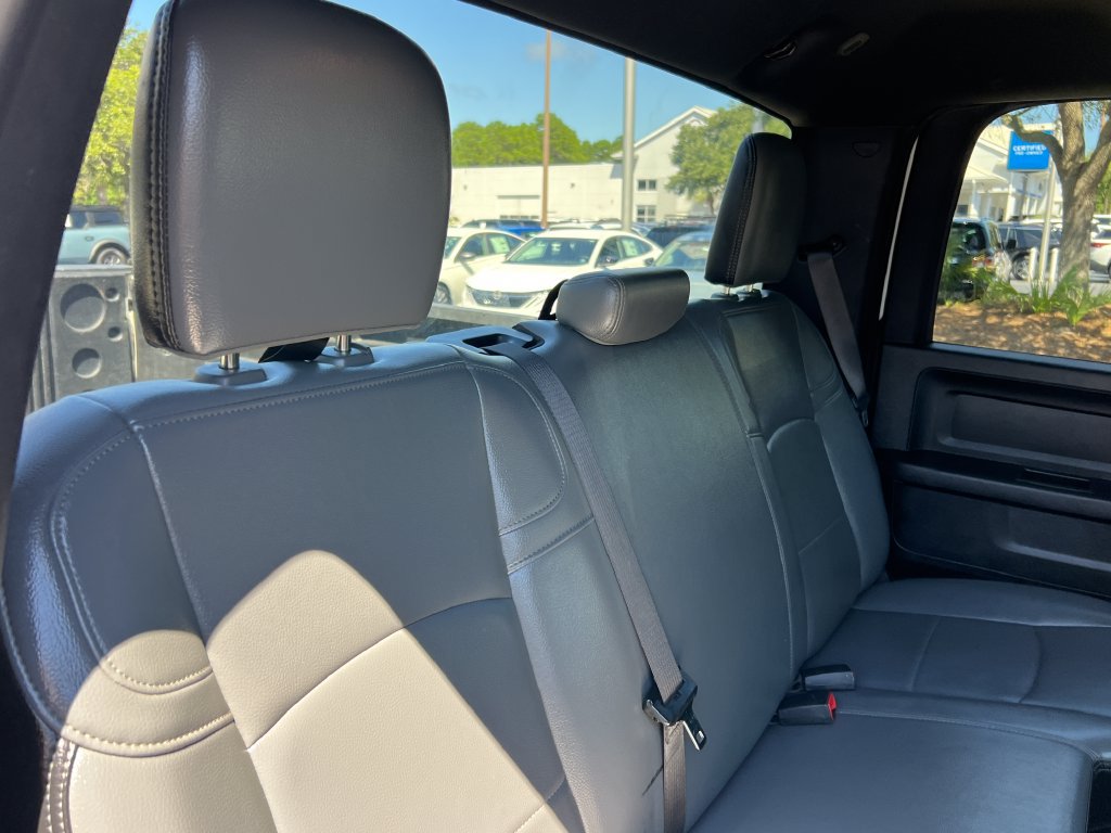 Used 2022 RAM 2500 Tradesman w/ Chrome Appearance Group AWD/4WD image 17