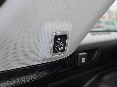 Used 2023 Jeep Grand Cherokee Limited image 33