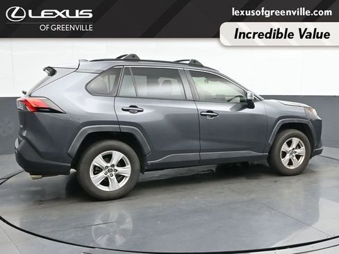 Used 2019 Toyota RAV4 XLE w/ Convenience Package FWD image 8