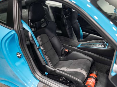 Used 2018 Porsche 911 GT3 RWD image 16