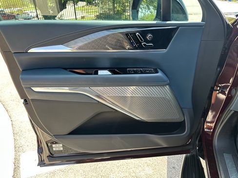 Used 2025 Cadillac Escalade IQ Luxury 2 w/ LPO, Premium Carpet Package AWD/4WD image 21