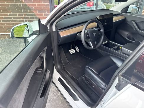 Used 2022 Tesla Model Y Performance AWD/4WD image 8
