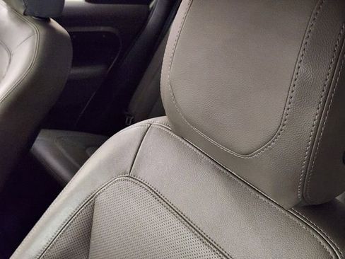 Used 2022 Land Rover Defender 110 S image 15