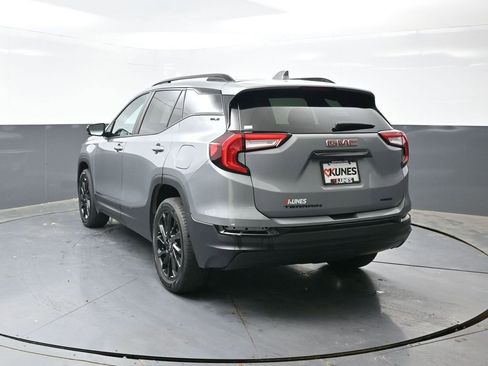 Used 2023 GMC Terrain SLE w/ Driver Convenience Package AWD/4WD image 12