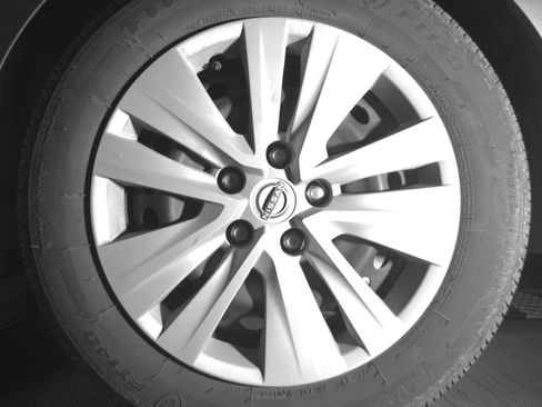 Used 2025 Nissan Sentra S image 14