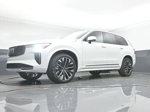 New 2026 Volvo XC90 B6 Ultra w/ Protection Package image 41
