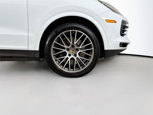 Used 2023 Porsche Cayenne Platinum Edition AWD/4WD image 15