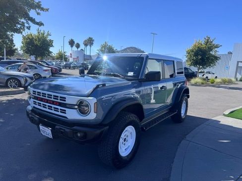 Used 2025 Ford Bronco Heritage Edition AWD/4WD image 3