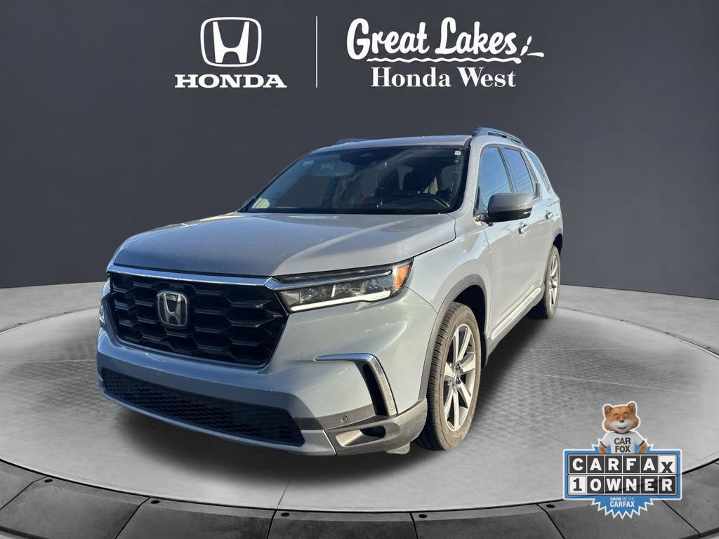 Used 2025 Honda Pilot Touring image 2