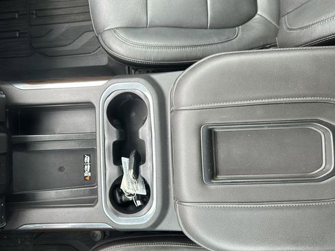 Used 2019 GMC Sierra 1500 SLT w/ SLT Premium Plus Package AWD/4WD image 13