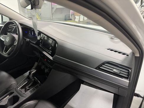 Certified 2023 Volkswagen Jetta SE FWD image 30