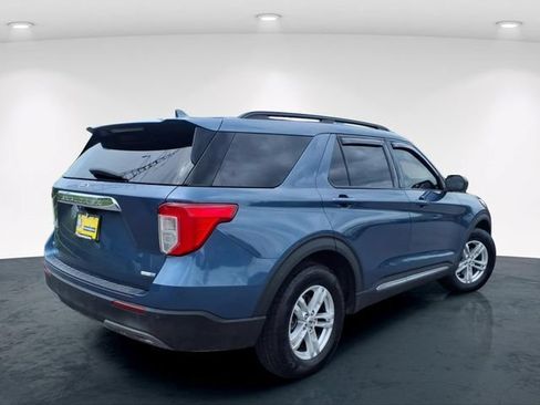 Used 2020 Ford Explorer XLT w/ Equipment Group 202A AWD/4WD image 8