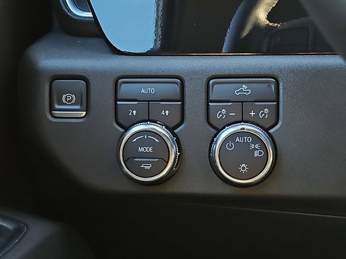 Certified 2023 GMC Sierra 1500 SLE image 24